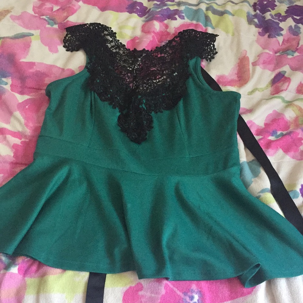 Teal top